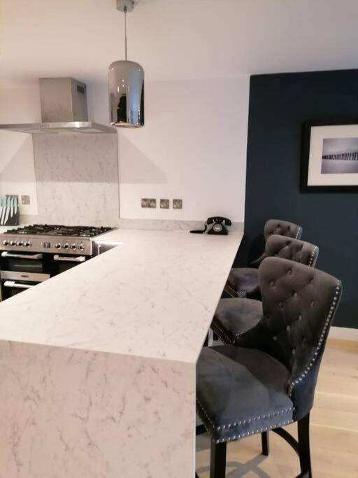 New Town House With *Free Allocated Parking* Apartamento Brighton Exterior foto